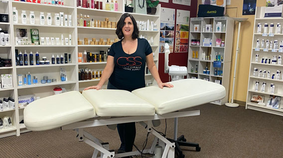 Esthetician equipment facial bed